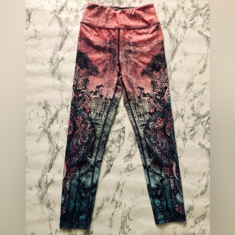 Evolution and Creation Cropped Leggings